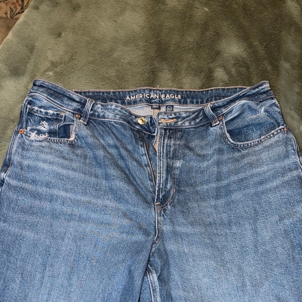 American Eagle Outfitters Blue Cropped Jeans - Picture 3 of 6